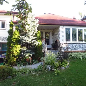North York Bb Homestay